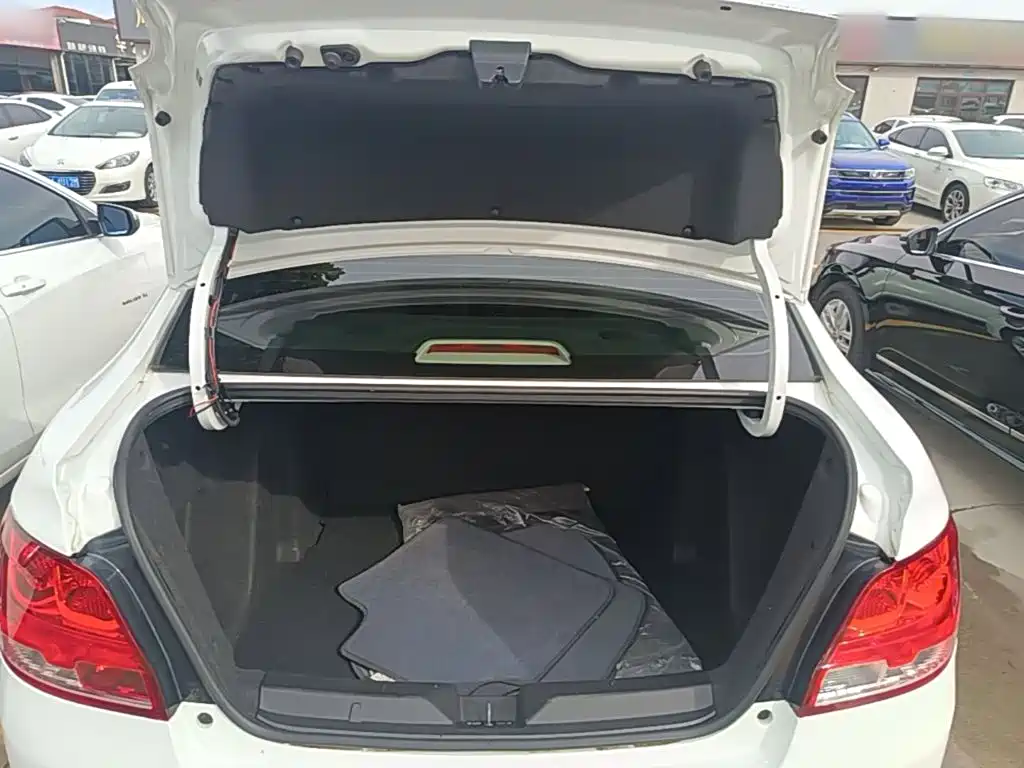 Chevrolet Sail — миниатюра 19
