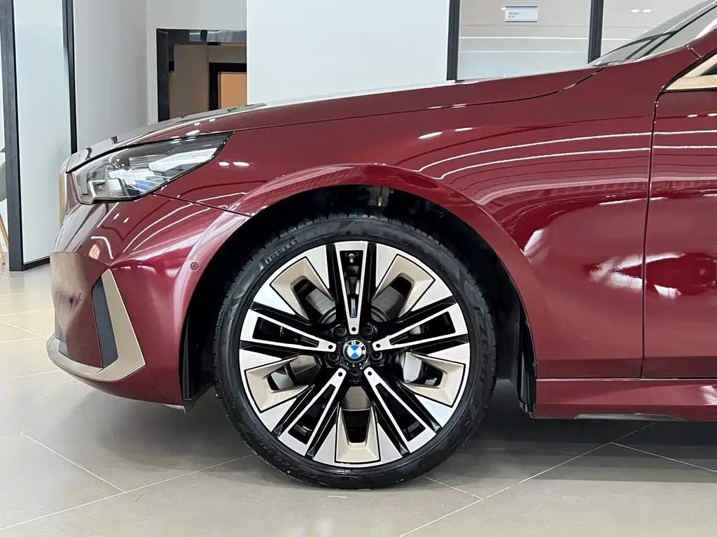 BMW 5 Series — миниатюра 16