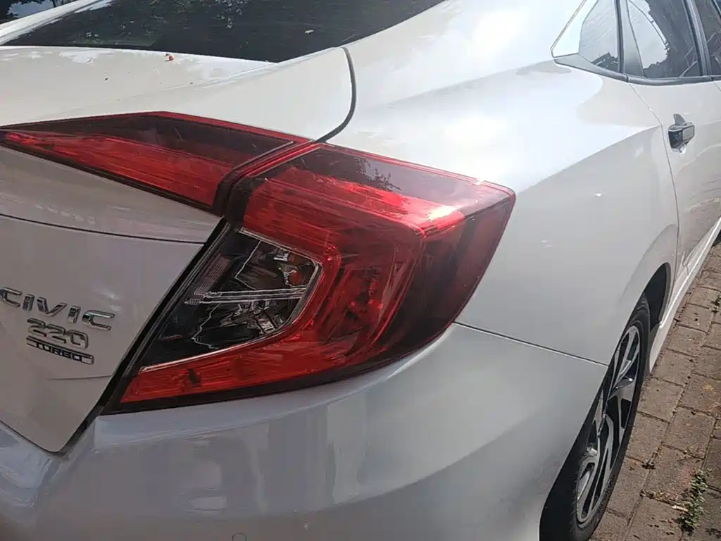 Honda Civic — миниатюра 8