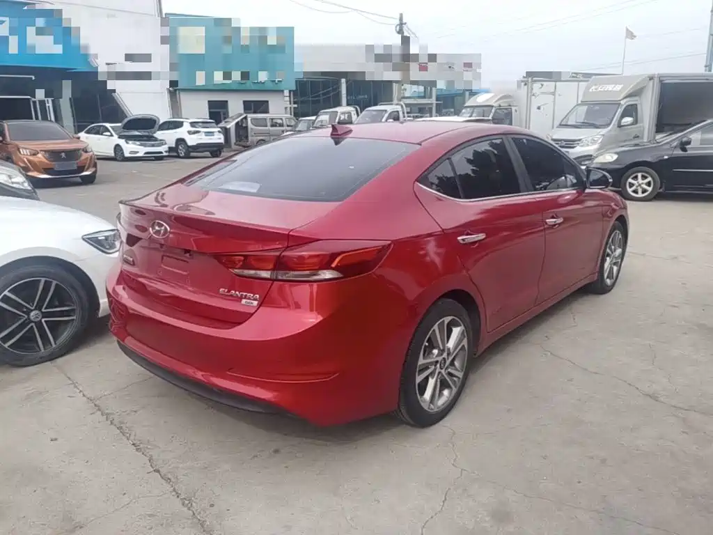 Hyundai Elantra — миниатюра 7