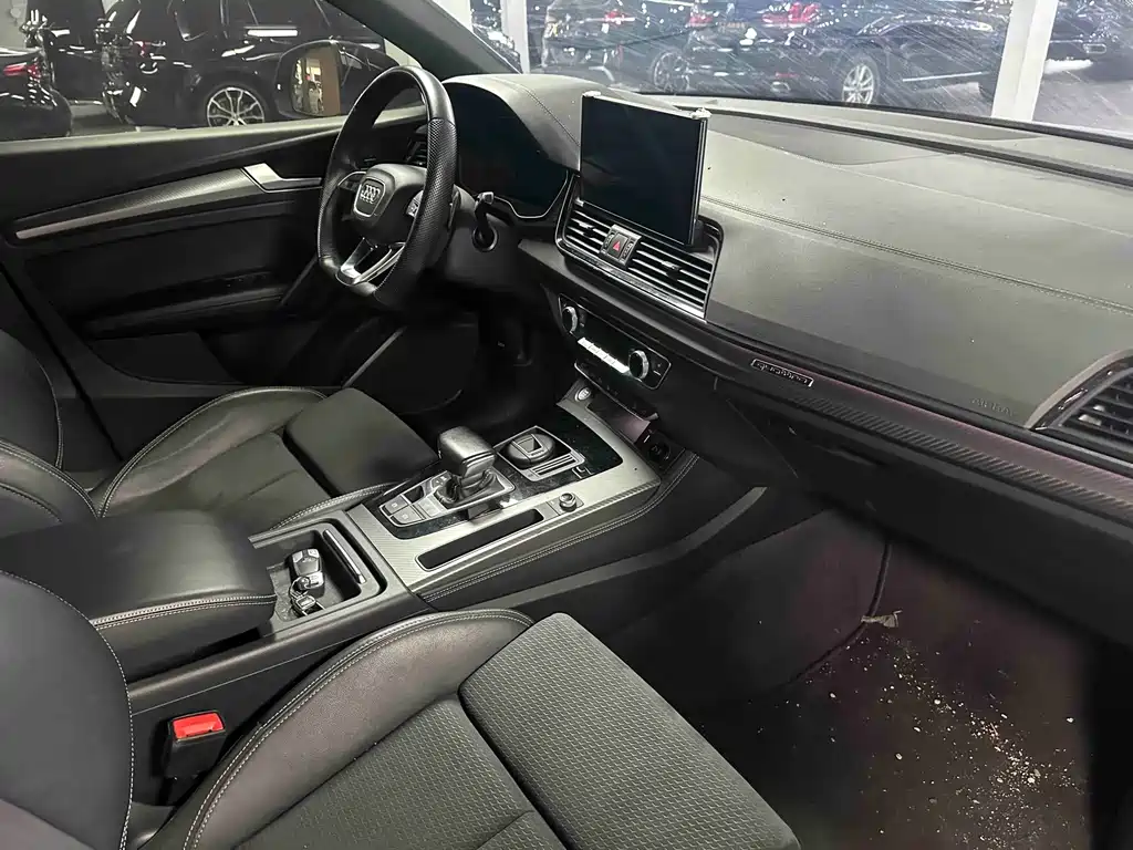 Audi Q5L Sportback — миниатюра 16