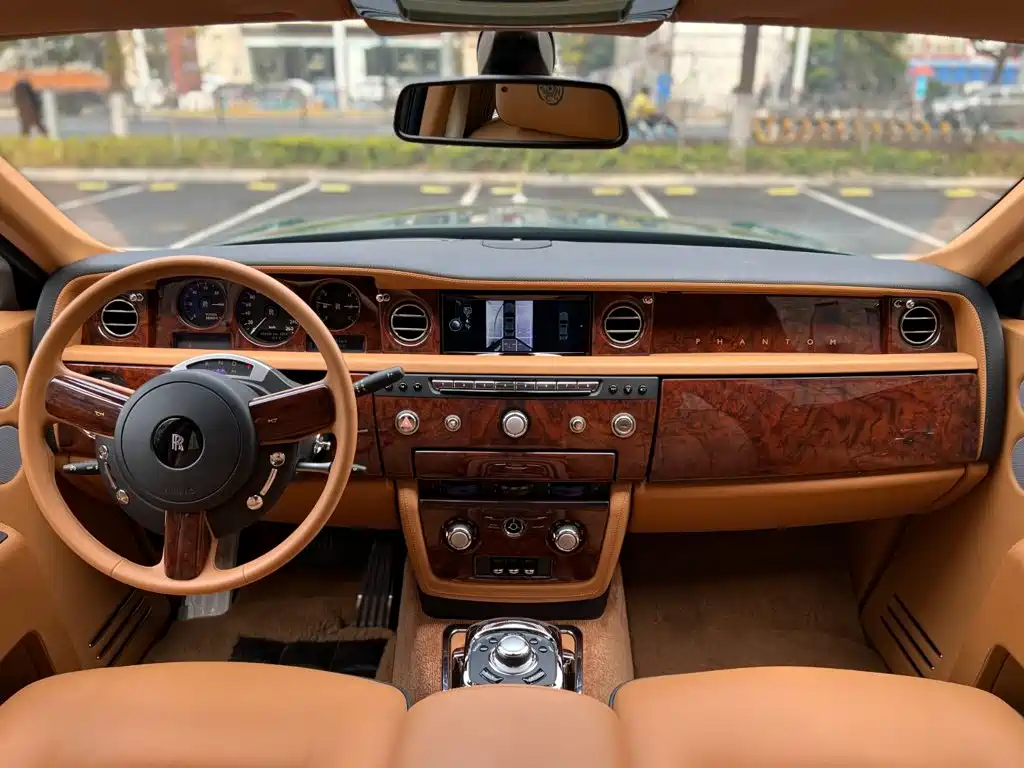 Rolls-Royce Phantom — миниатюра 26
