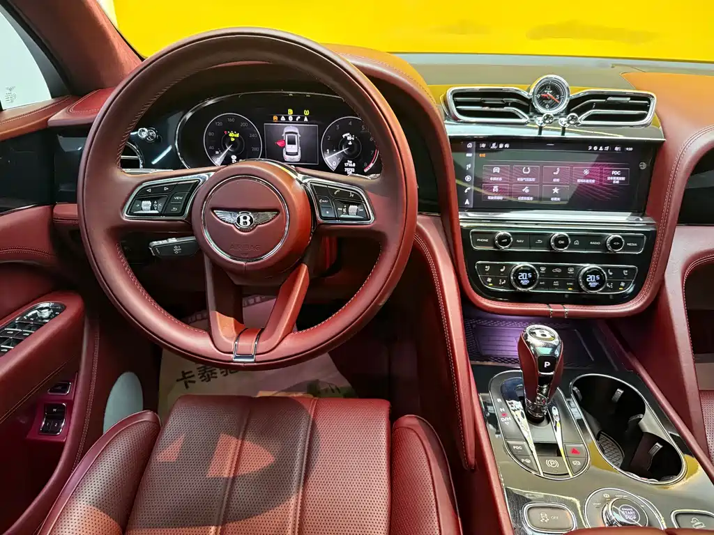 Bentley Bentayga — миниатюра 14