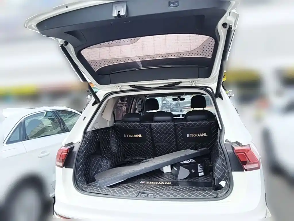 Volkswagen Tiguan L — миниатюра 24