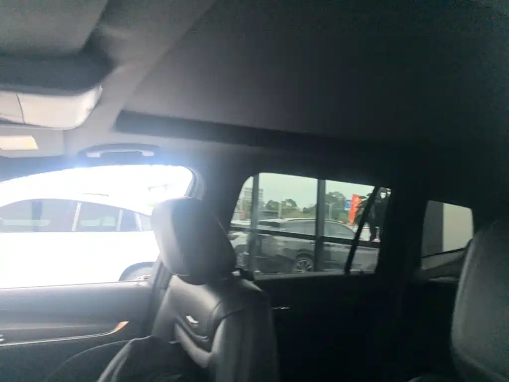 Cadillac XT6 — миниатюра 18