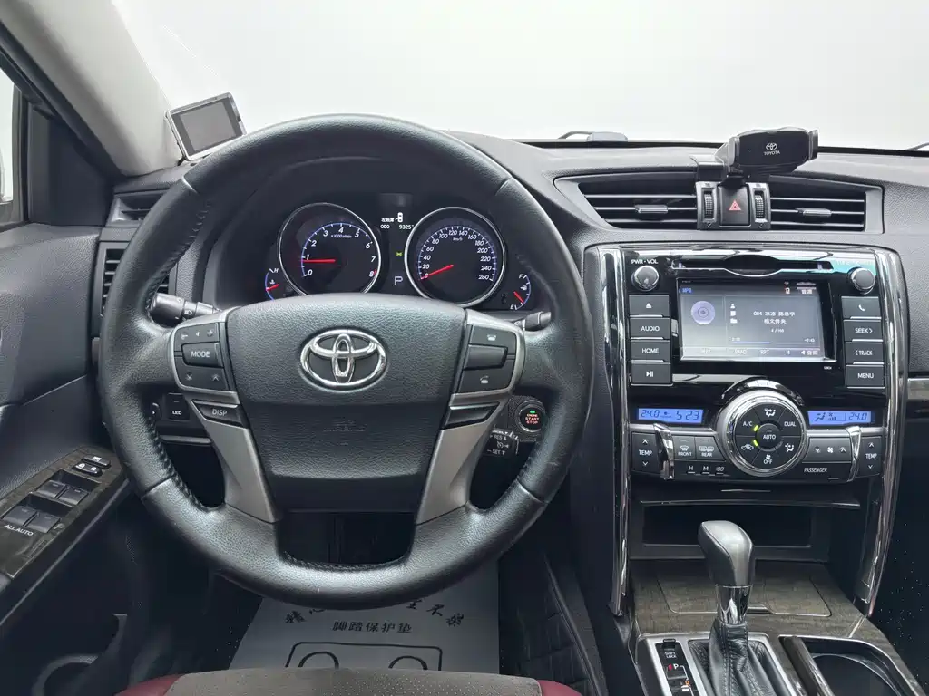 Toyota Reiz — миниатюра 6