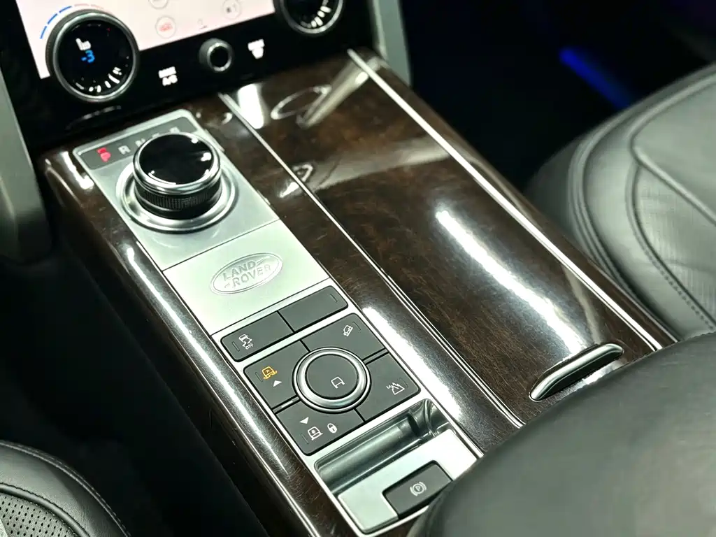 Land Rover Range Rover — миниатюра 13