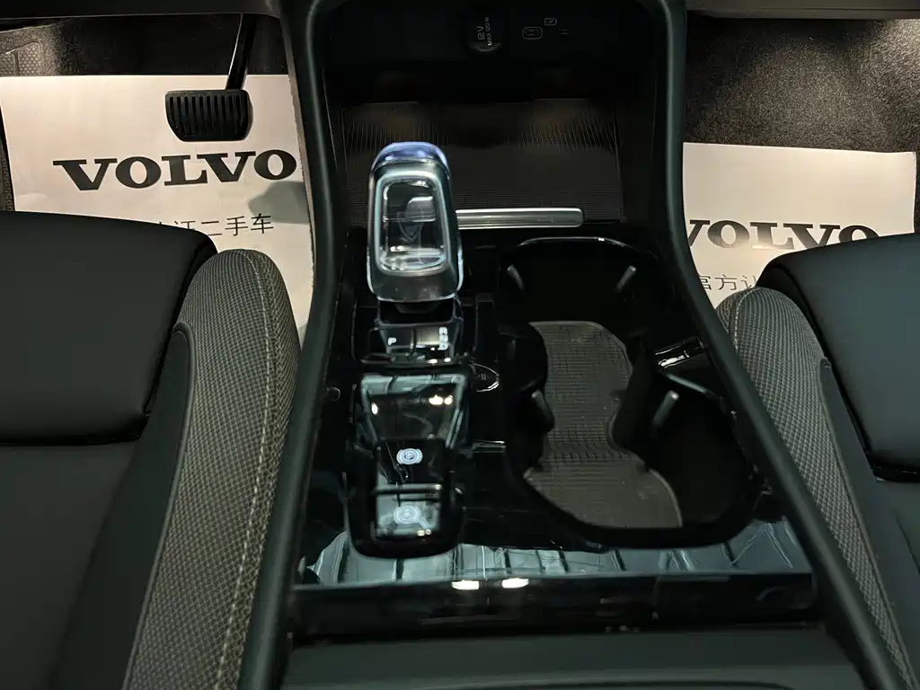 Volvo XC40 — миниатюра 13