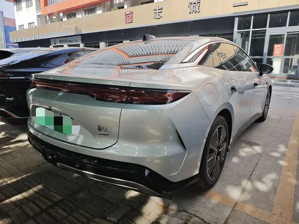 BYD Han L 2025 DM-i 200KM Flagship