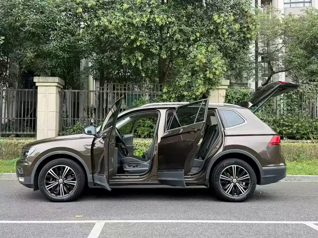 Volkswagen Tiguan L — миниатюра 7