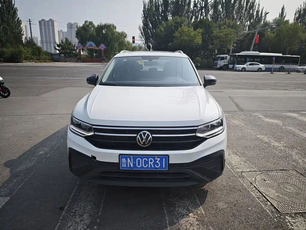 Volkswagen Tiguan L — миниатюра 2