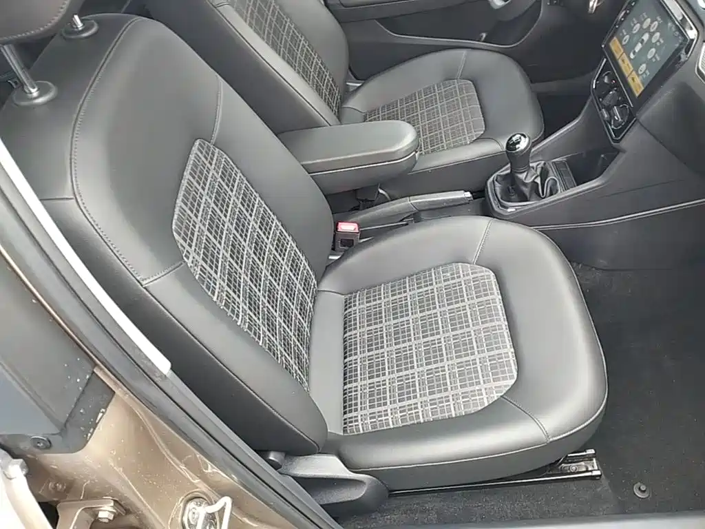 Volkswagen Jetta — миниатюра 25