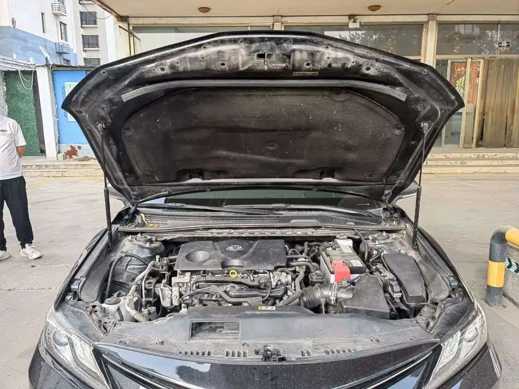 Toyota Camry — миниатюра 5