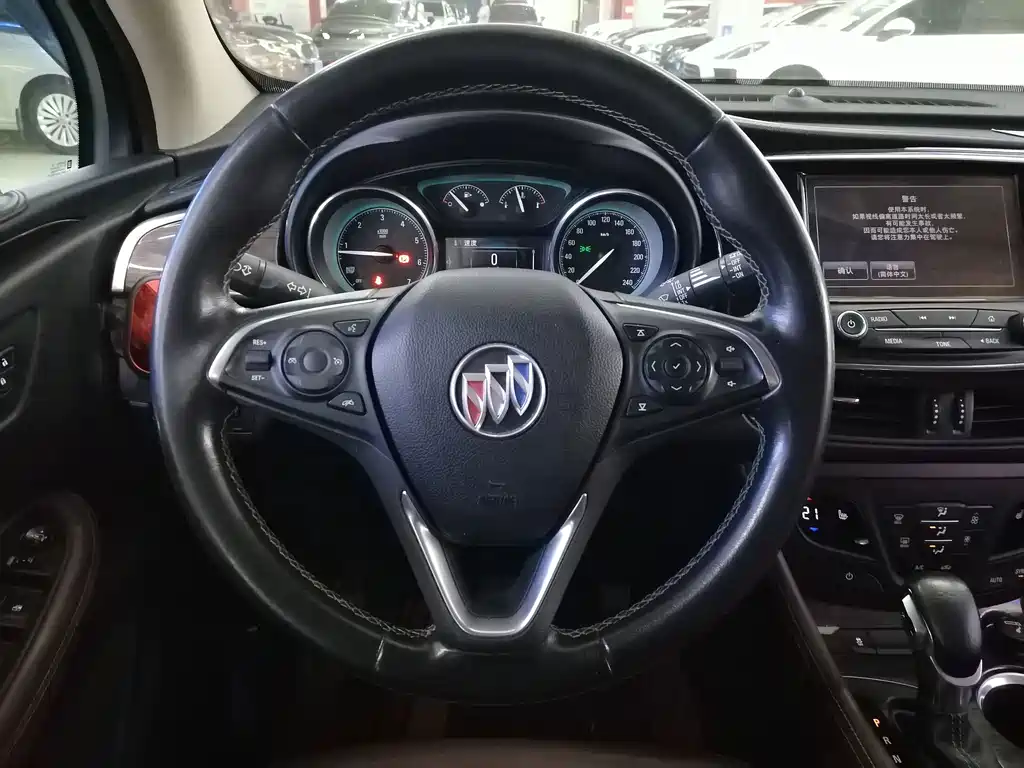 Buick Envision Plus — миниатюра 8