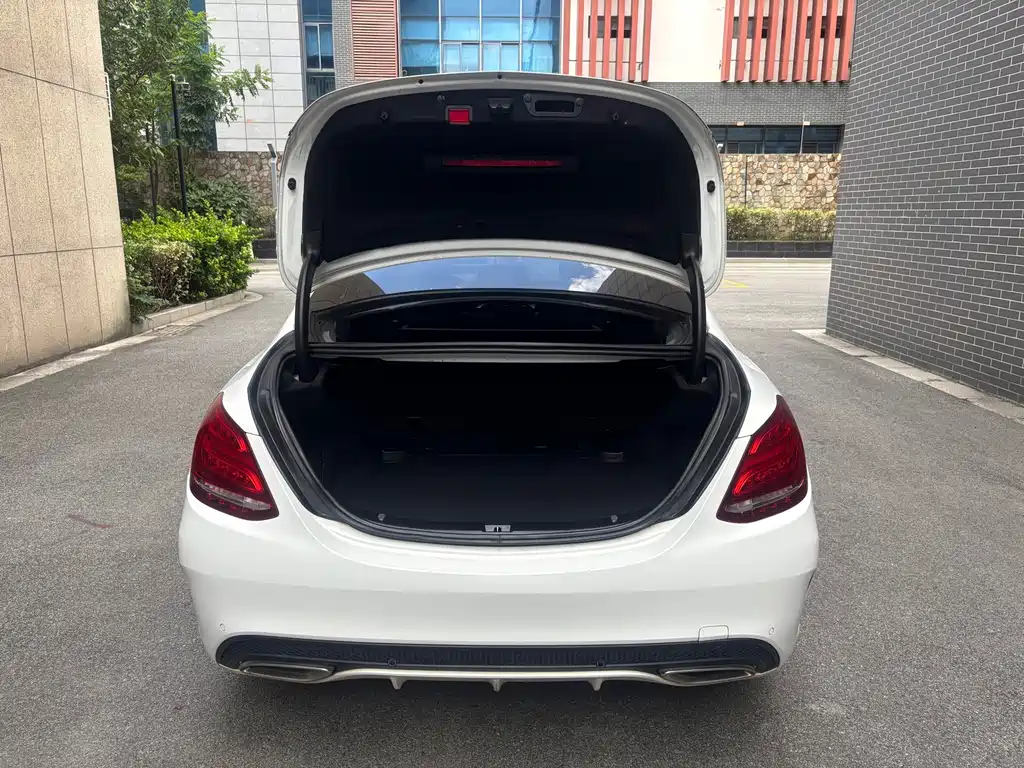 Mercedes-Benz C-Class — миниатюра 17