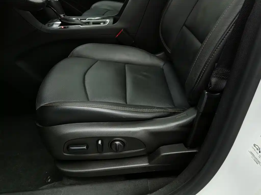 Chevrolet Equinox — миниатюра 20