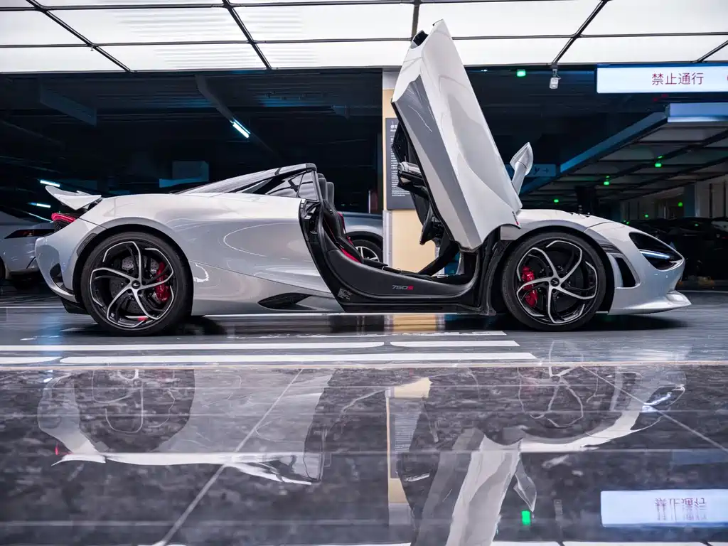 McLaren 750S 2025 4.0T AT
