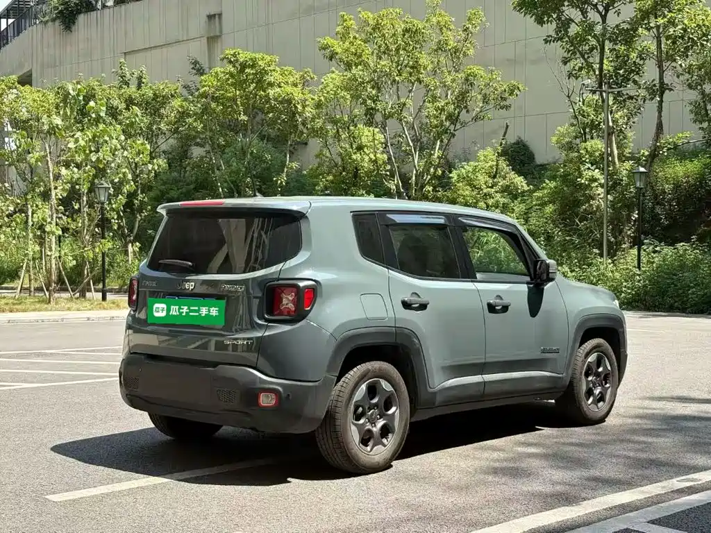 Jeep Renegade — миниатюра 7