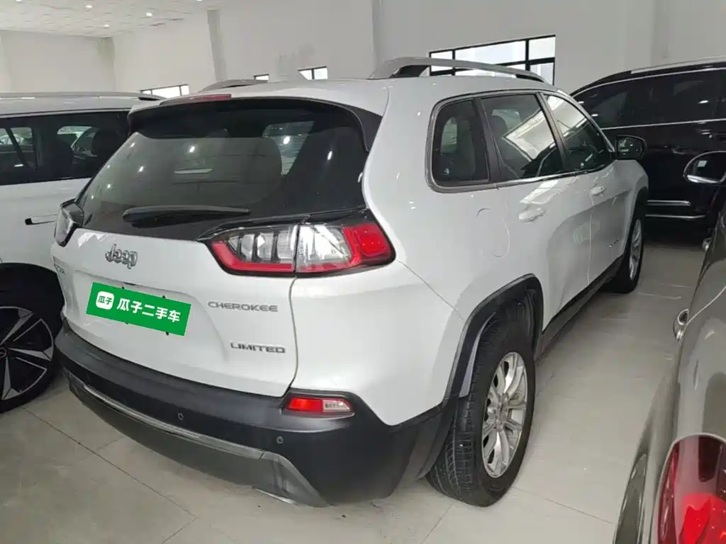 Jeep Cherokee — миниатюра 7