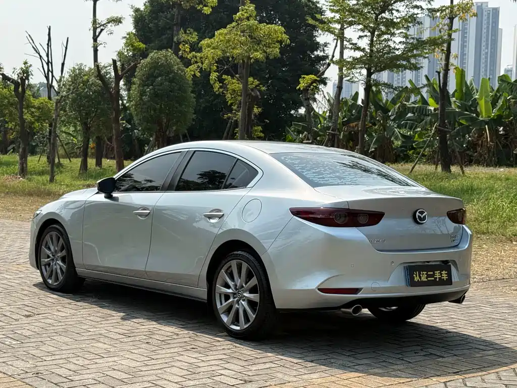 Mazda 3 Axela — миниатюра 17