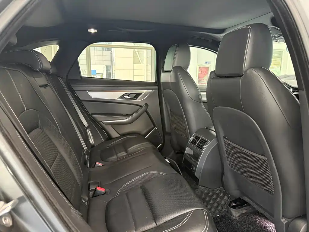 Jaguar F-PACE — миниатюра 8