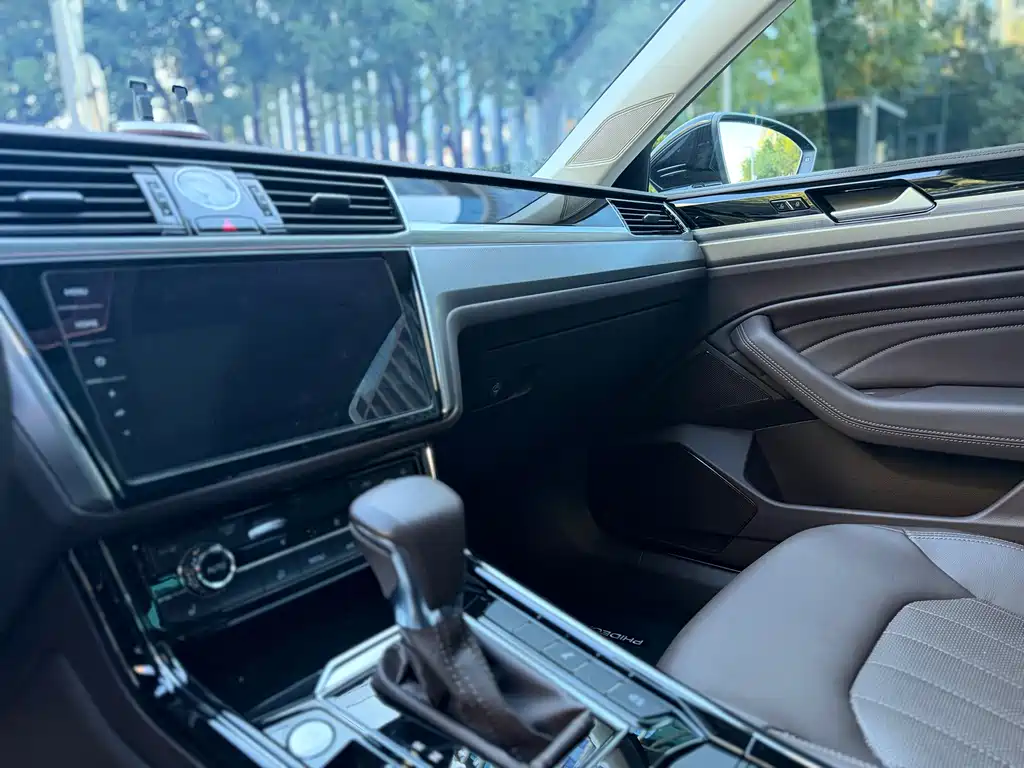Volkswagen Phideon — миниатюра 9