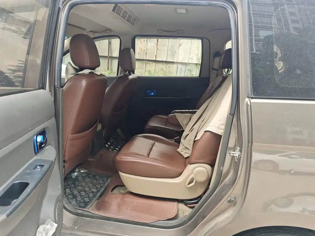 Wuling Hongguang — миниатюра 13