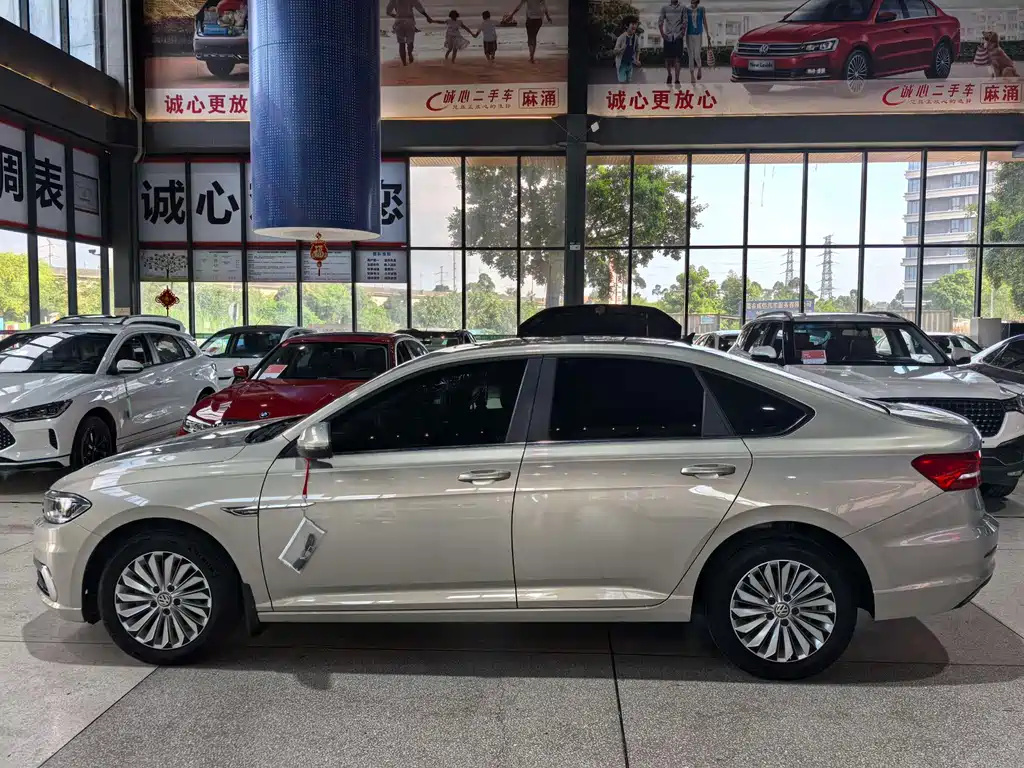 Volkswagen Lavida — миниатюра 2