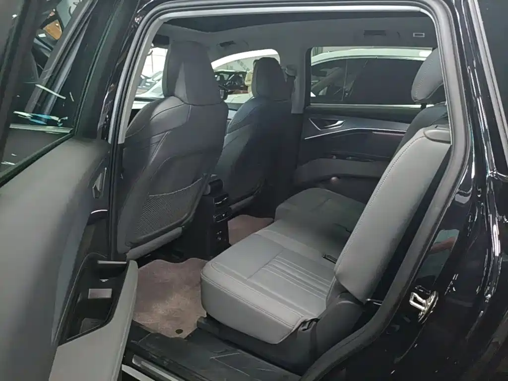 Audi Q5 e-tron — миниатюра 17