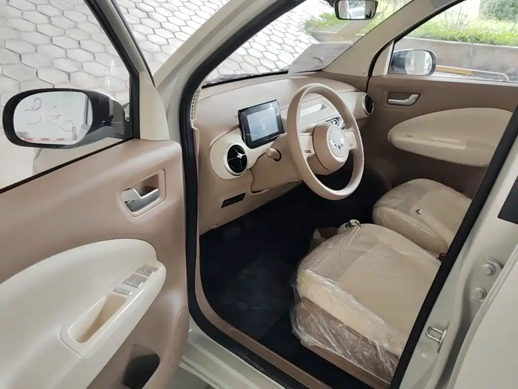 Wuling MINIEV — миниатюра 16