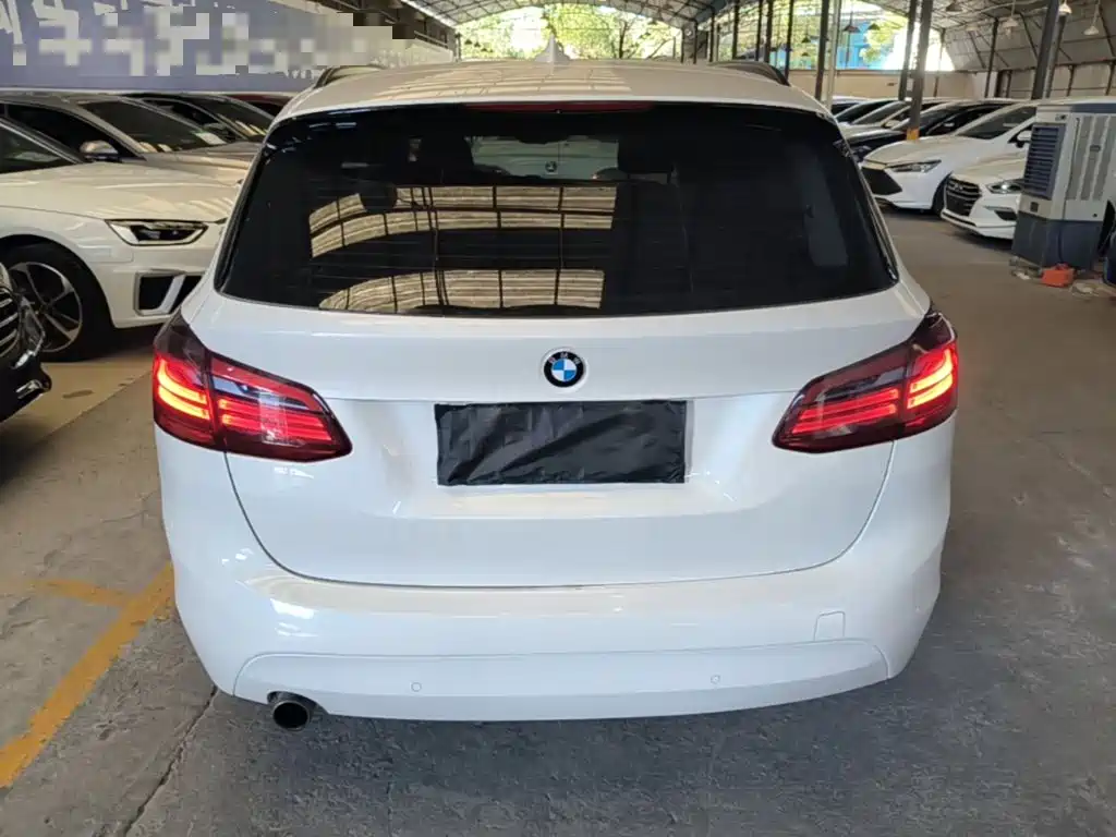 BMW 2 Series Active Tourer — миниатюра 6