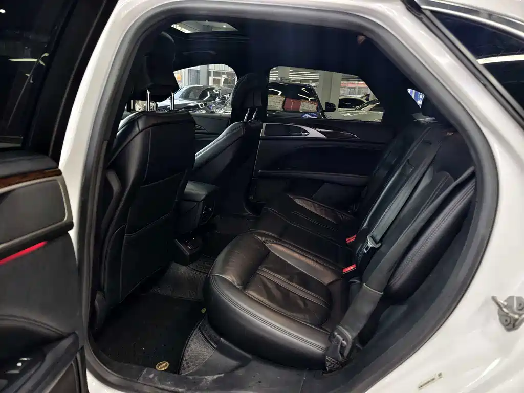 Lincoln MKZ — миниатюра 7