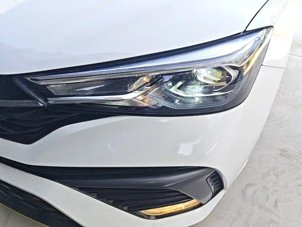 Roewe i5 — миниатюра 24