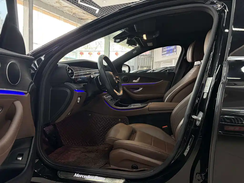 Mercedes-Benz E-Class — миниатюра 7