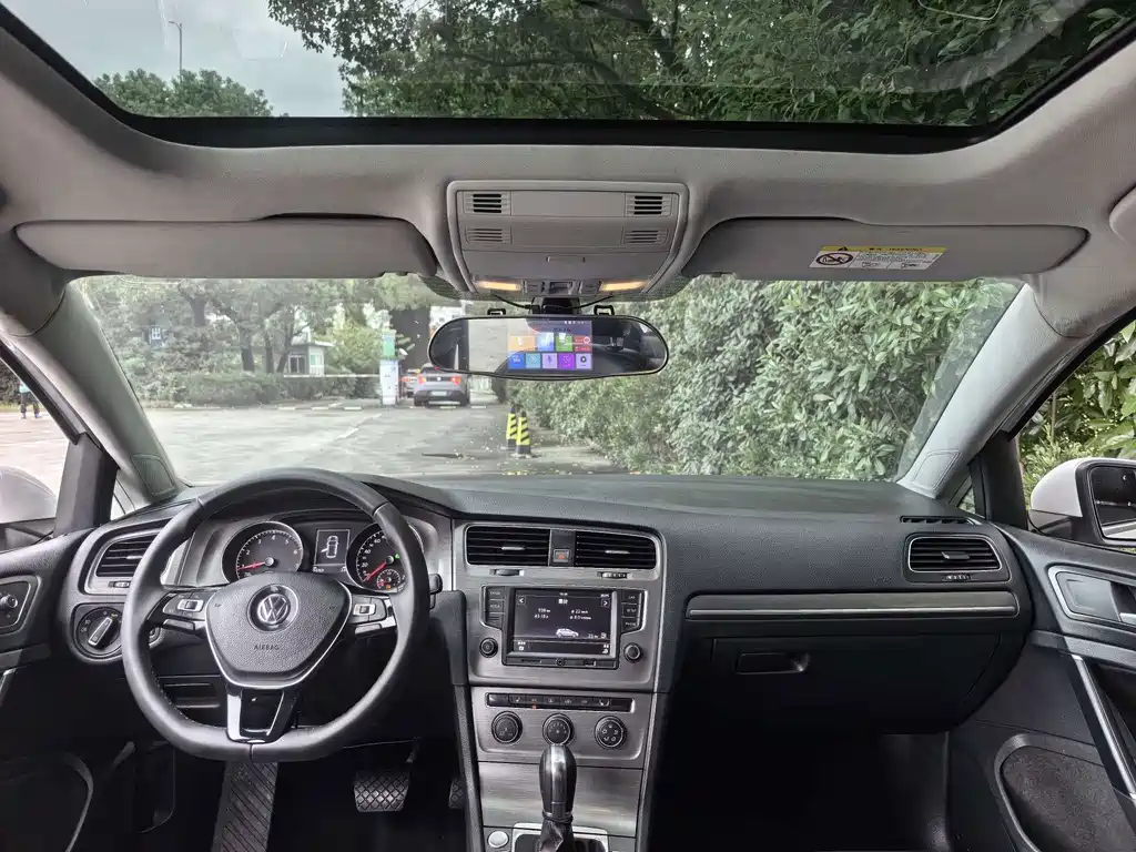Volkswagen Golf — миниатюра 12