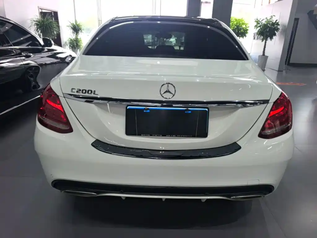 Mercedes-Benz C-Class — миниатюра 6