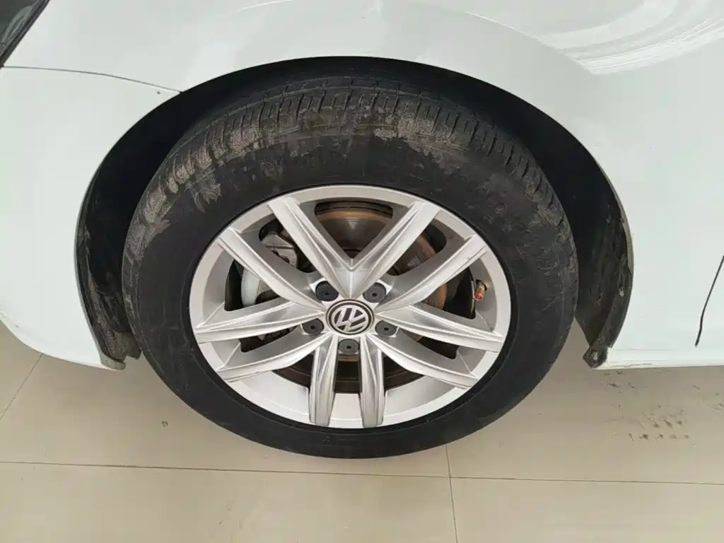 Volkswagen Golf — миниатюра 23