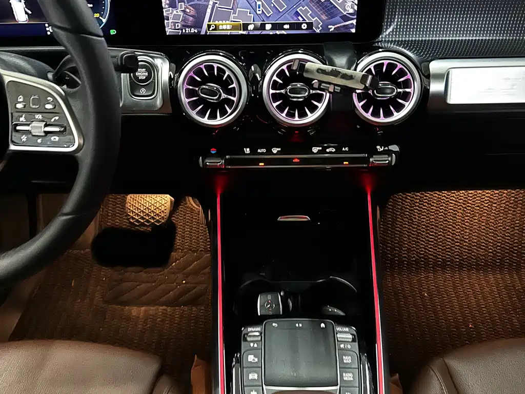 Mercedes-Benz GLB — миниатюра 14