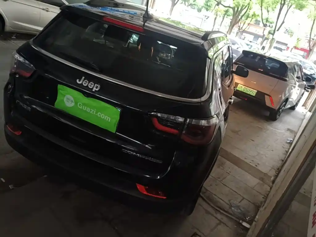Jeep Compass — миниатюра 7