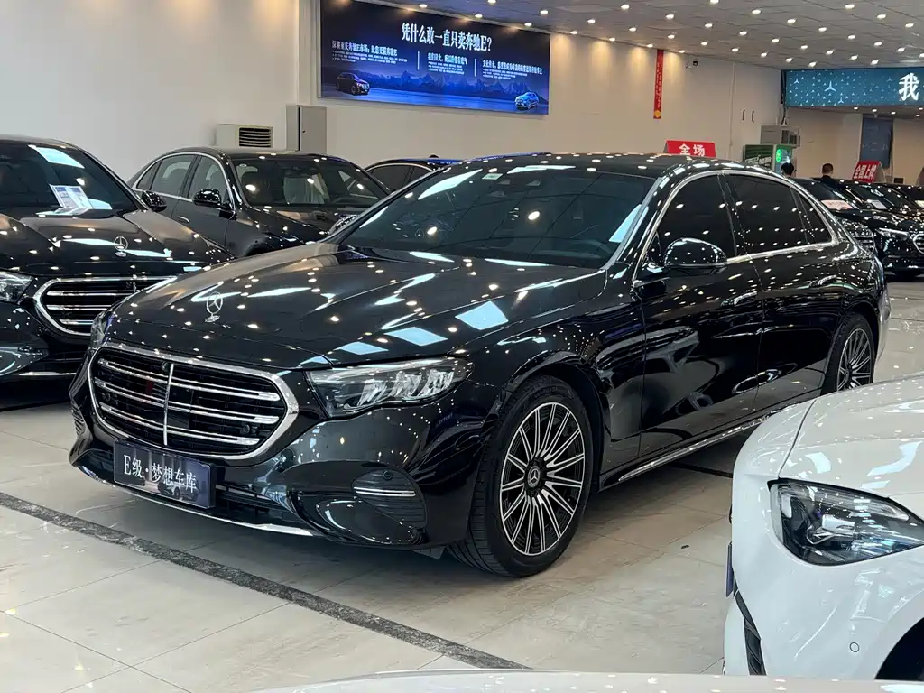 Mercedes-Benz E-Class — миниатюра 3
