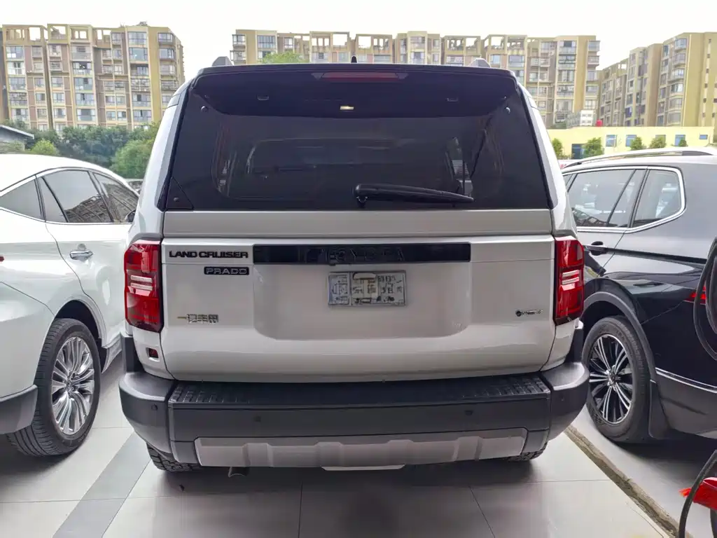 Toyota Prado — миниатюра 12