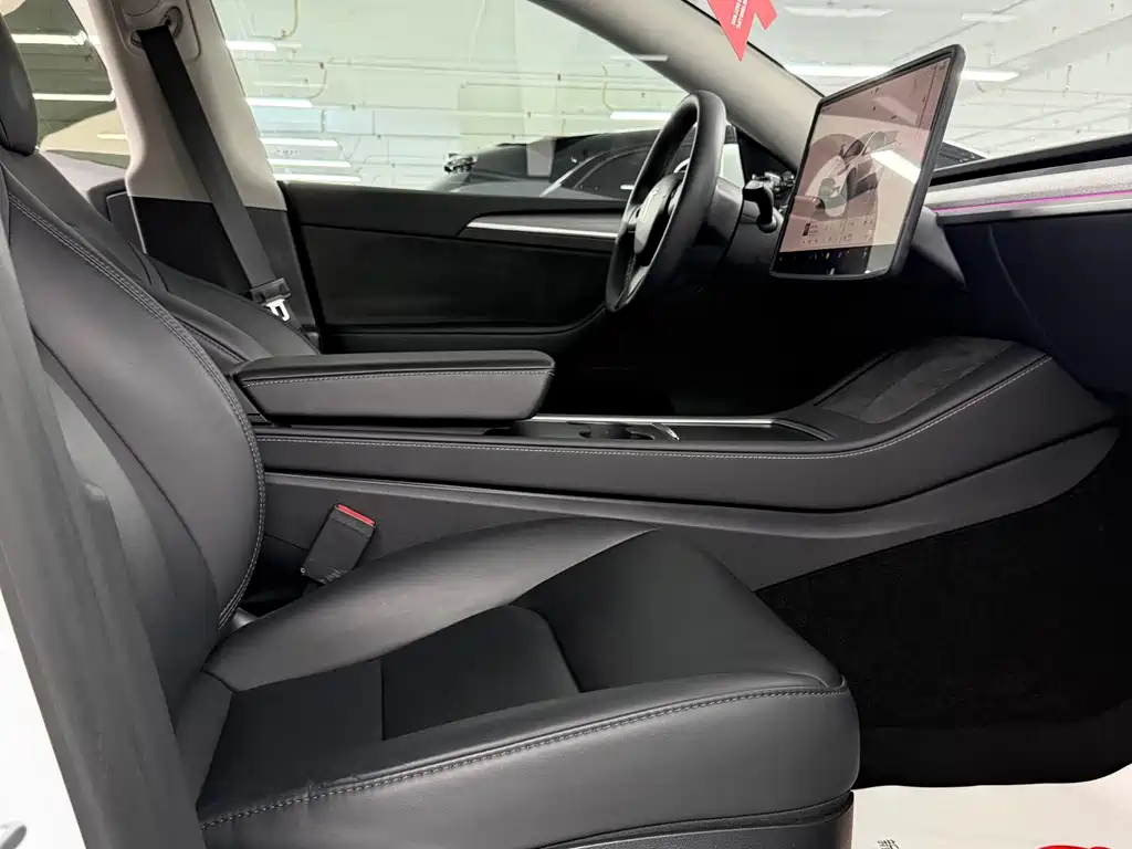 Tesla Model Y — фотографии объявления, Фото 13