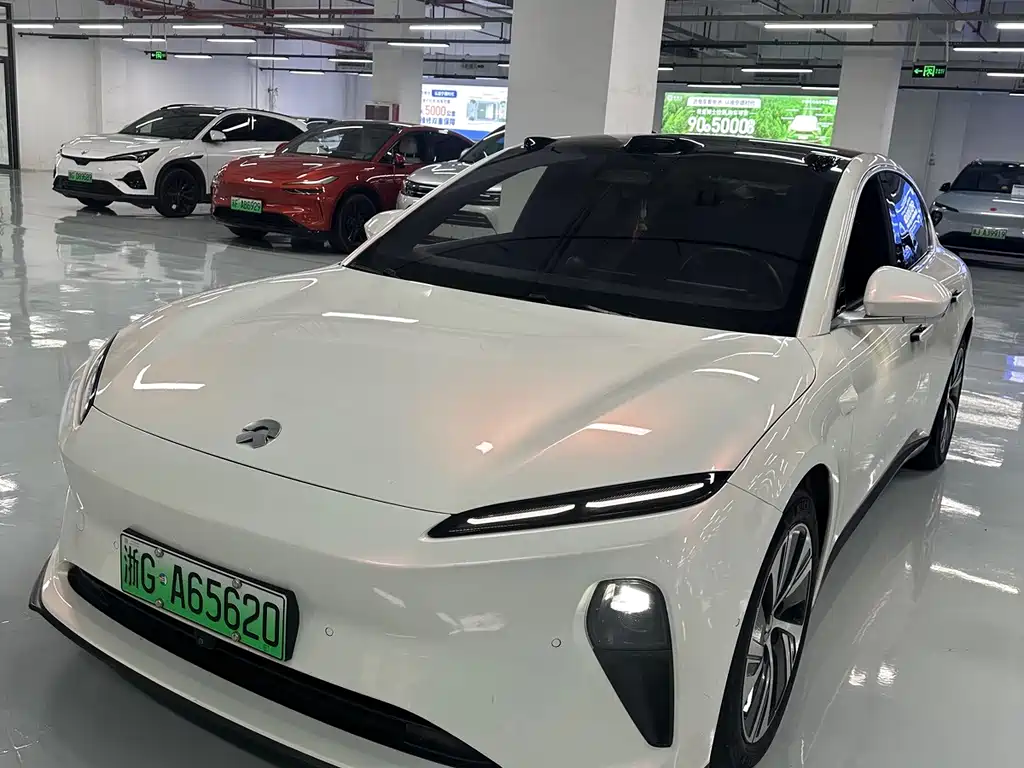 NIO ET5