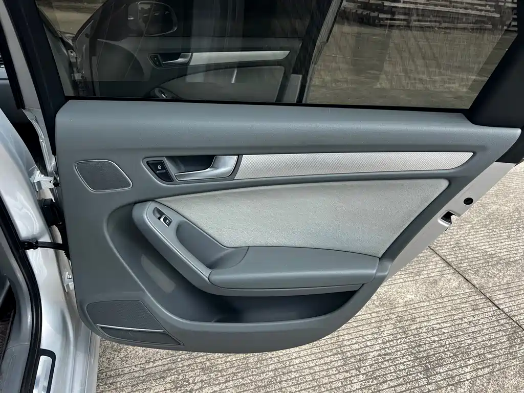Audi A4L — миниатюра 26