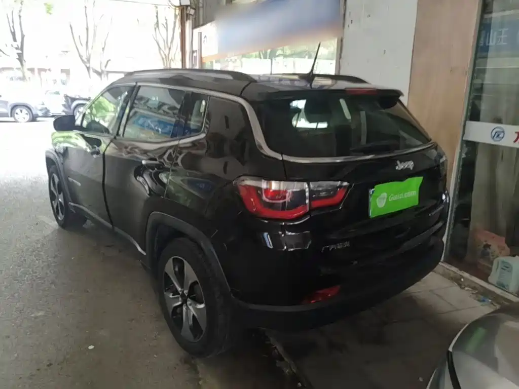 Jeep Compass — миниатюра 5