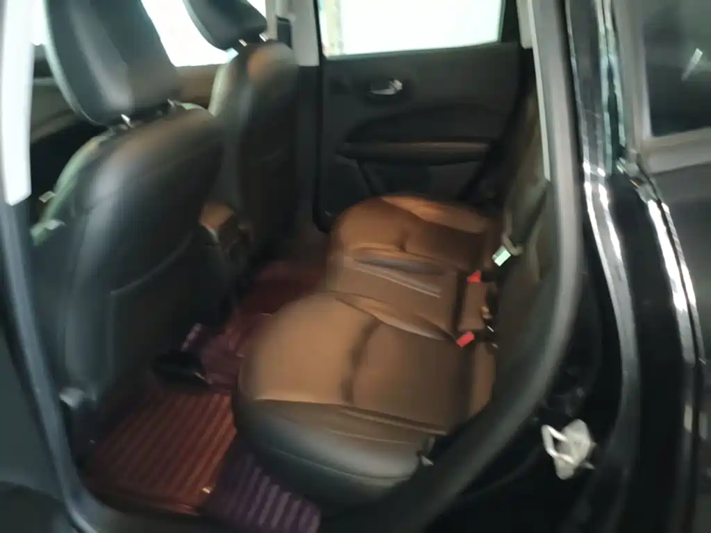 Jeep Compass — миниатюра 17