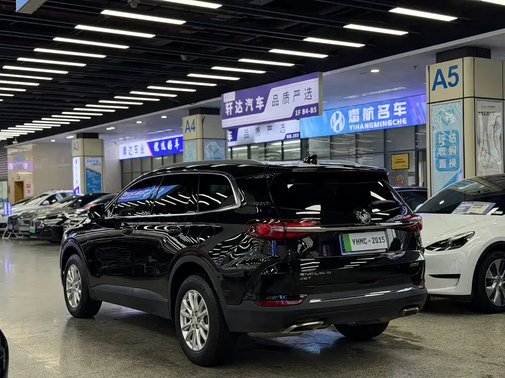 Buick Enclave — миниатюра 21