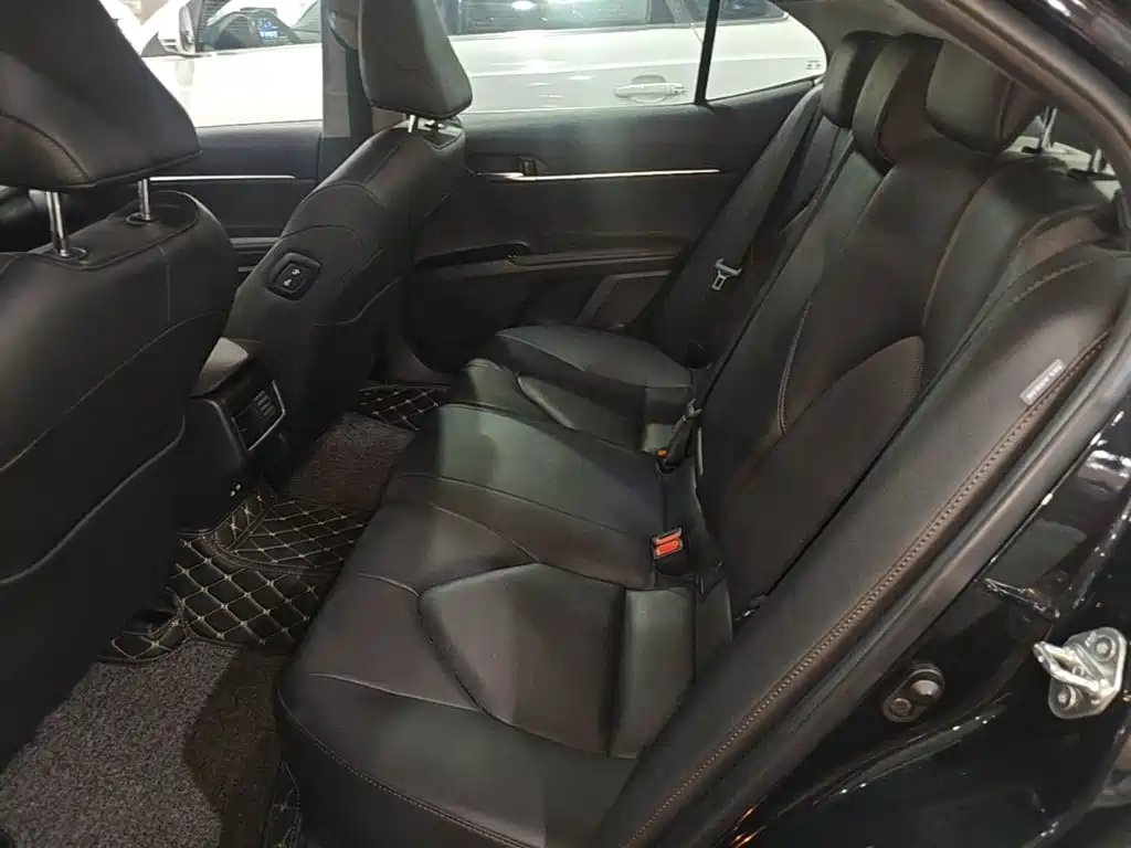 Toyota Camry — миниатюра 17