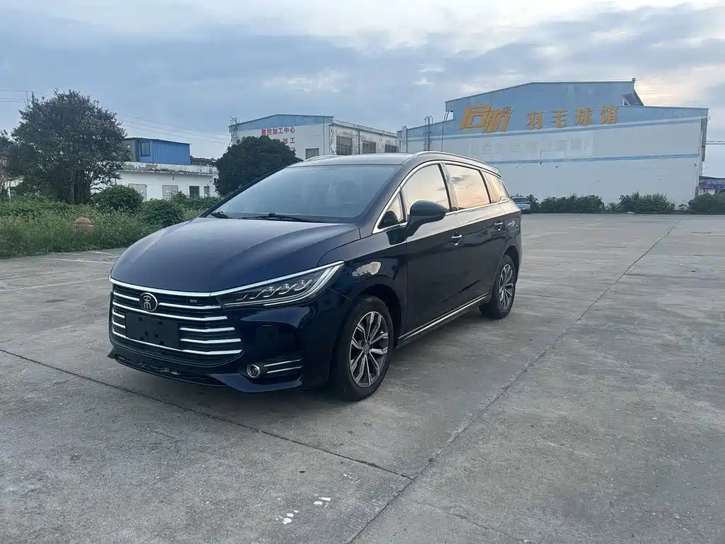 BYD MAX