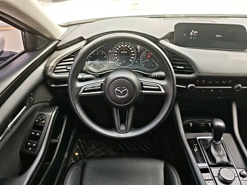 Mazda 3 Axela — миниатюра 11
